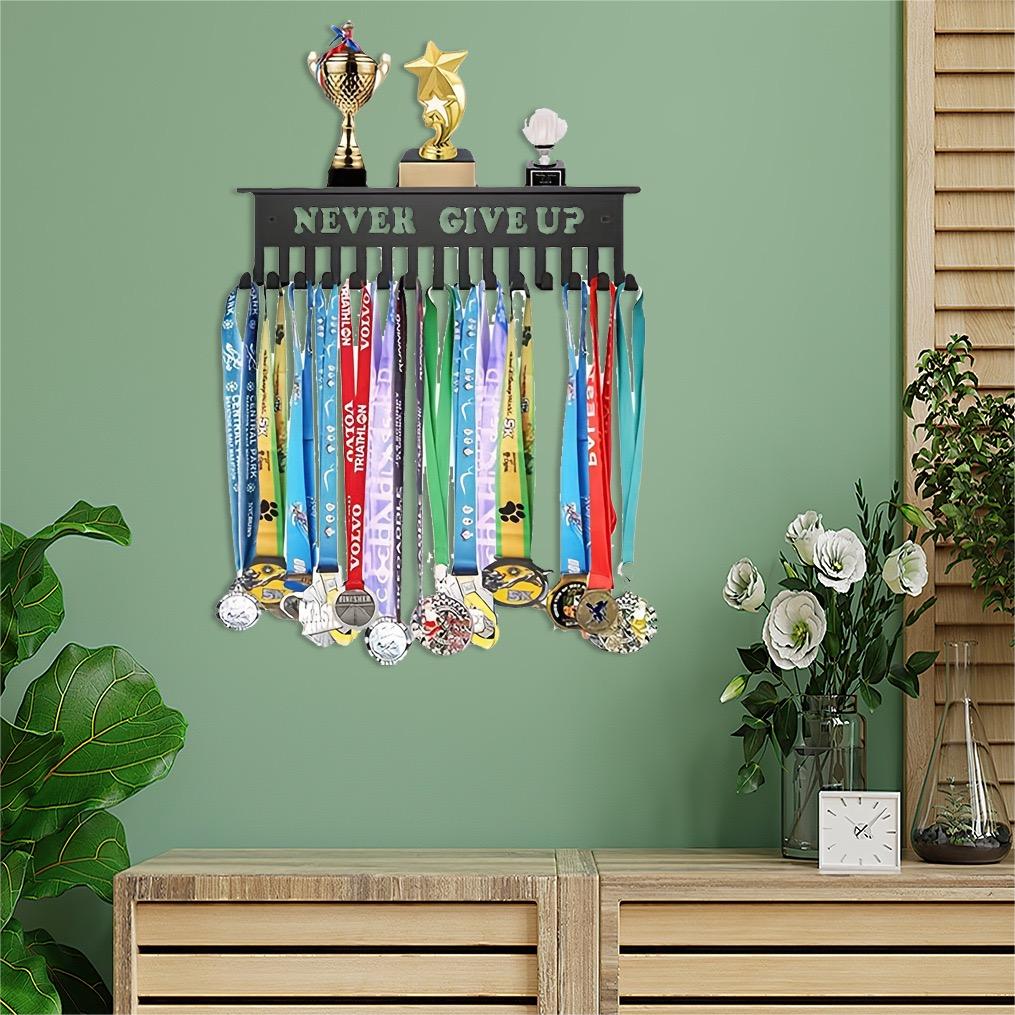 Sports Football Medal Display  - Model Kit Runner Organizer recension och pris