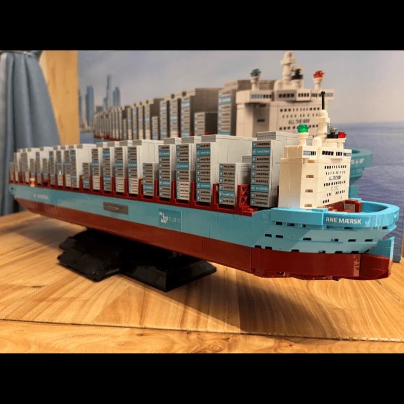 New 2026 Dual-Fuel Container V - Model Kit Simulator recension och pris