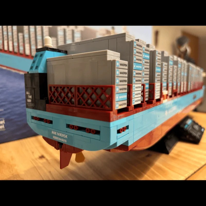 New 2026 Dual-Fuel Container V - Model Kit Simulator recension och pris