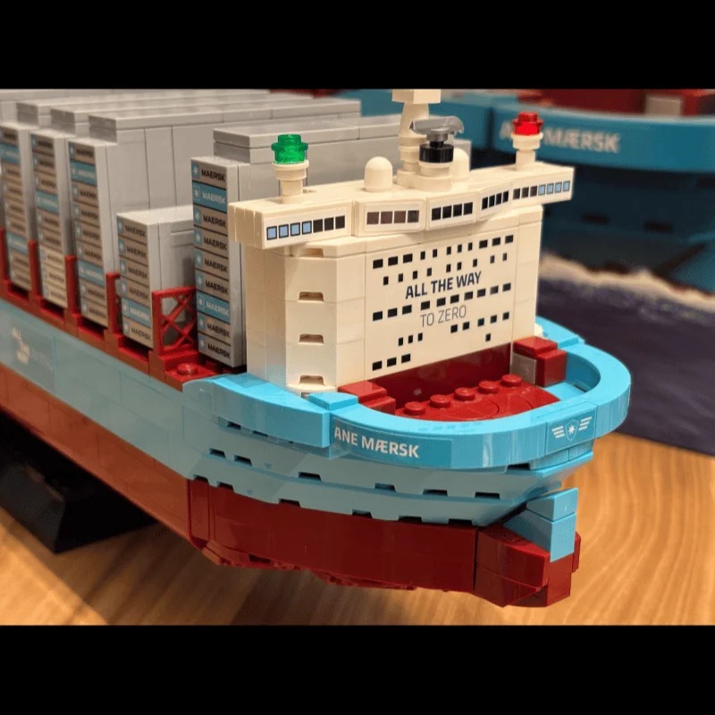 New 2026 Dual-Fuel Container V - Model Kit Simulator recension och pris